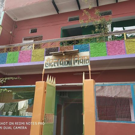Hotel Yatri Niwas Varanasi Esterno foto