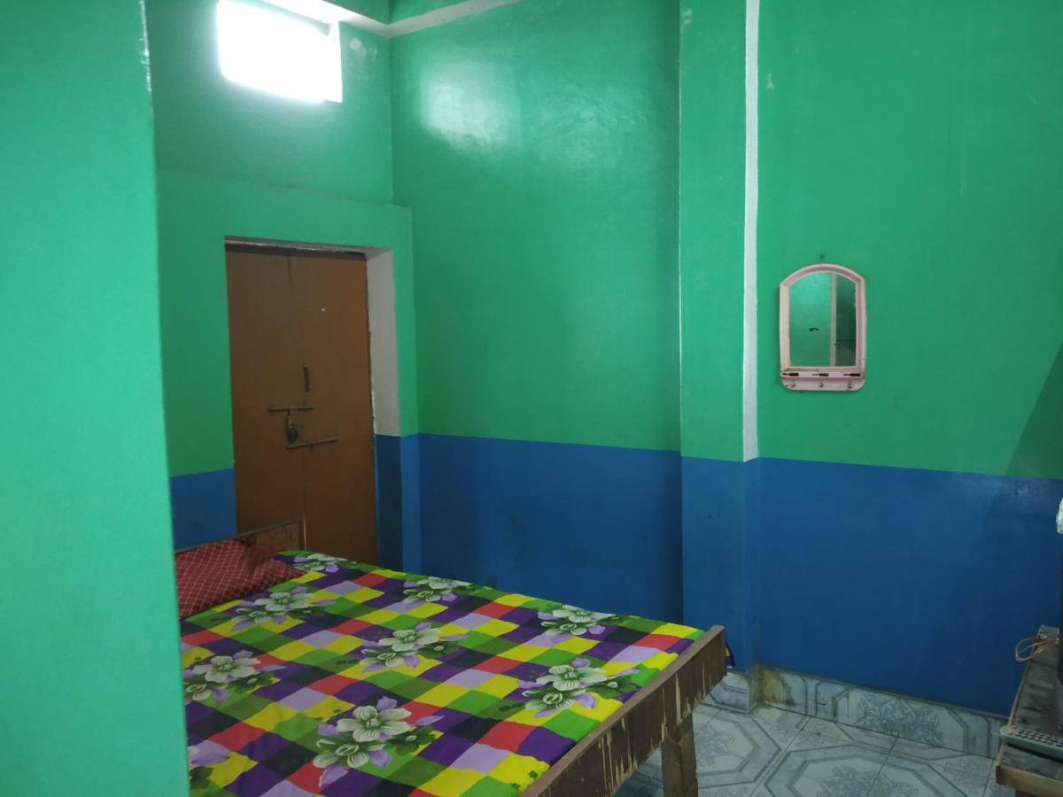 Hotel Yatri Niwas Varanasi Esterno foto