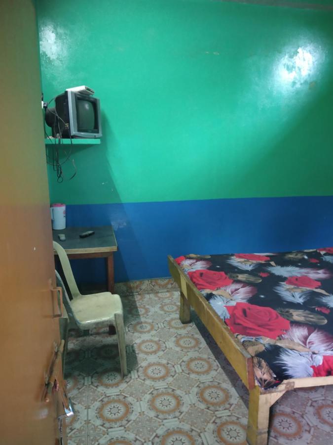 Hotel Yatri Niwas Varanasi Esterno foto