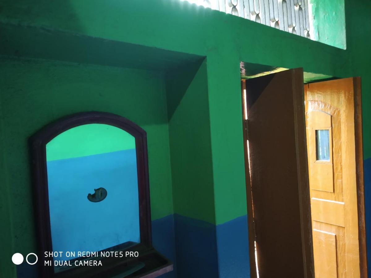 Hotel Yatri Niwas Varanasi Esterno foto